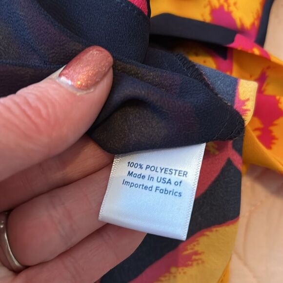 NWT Allison Joy Floral Wrap Top(size XL) - Picture 6 of 6